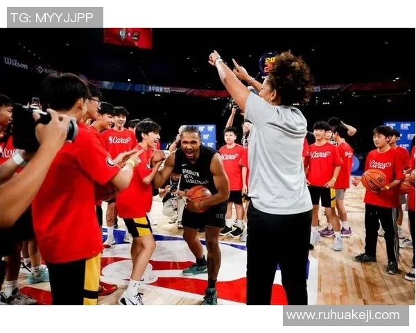 姚明亲自安慰球迷传递温暖情感鼓励大家继续支持篮球事业