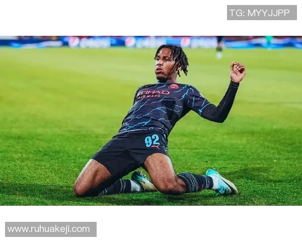 小球童偶遇足球明星心中激动难以自已梦想照进现实的瞬间